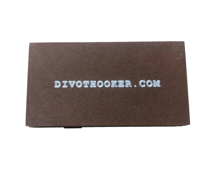 Animated DivotHooker magnetic fly box opening and closing